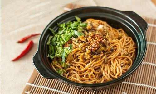 启典热干面加盟