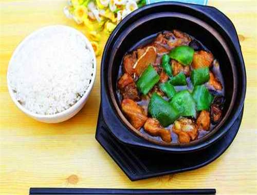 九群狼黄焖鸡米饭加盟