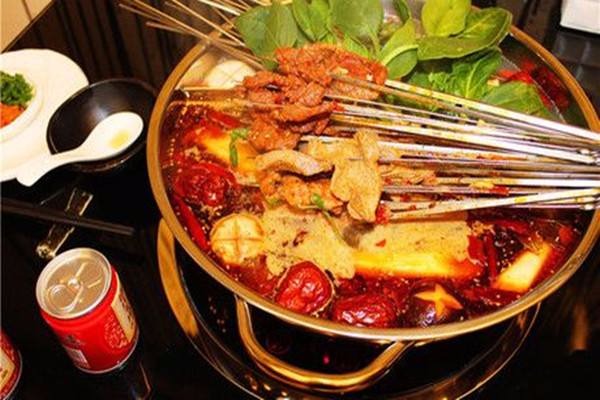 签年时光火锅串串香加盟