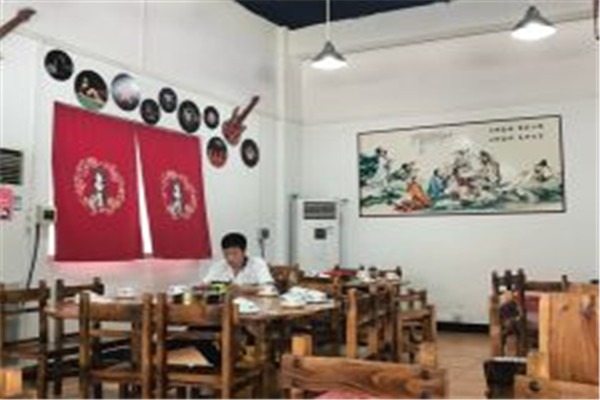 粥师奶火锅店加盟