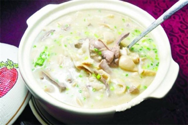 怎么用电饭煲煮猪杂粥 be09bf2094eb11eab4fa02420a7b0004.jpg