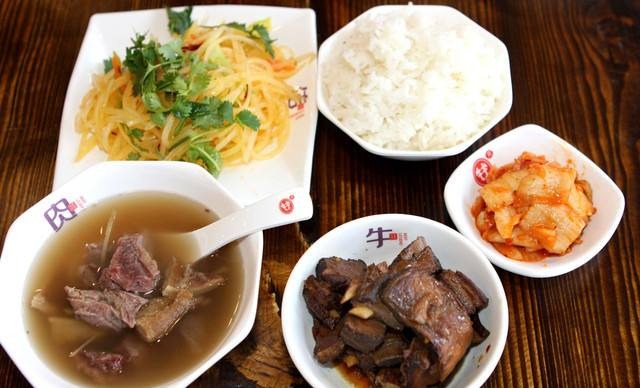 牛肉传中式快餐加盟