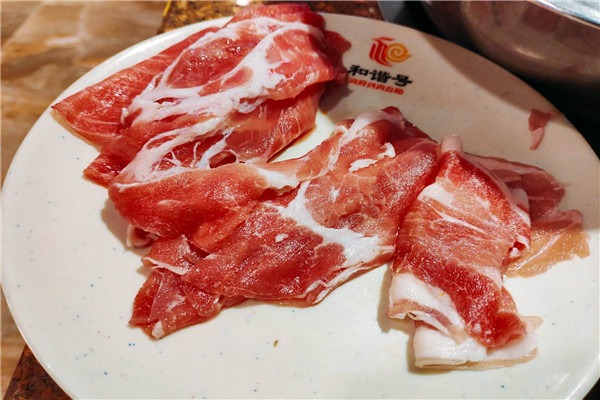 和谐号烤肉海鲜火锅自助加盟