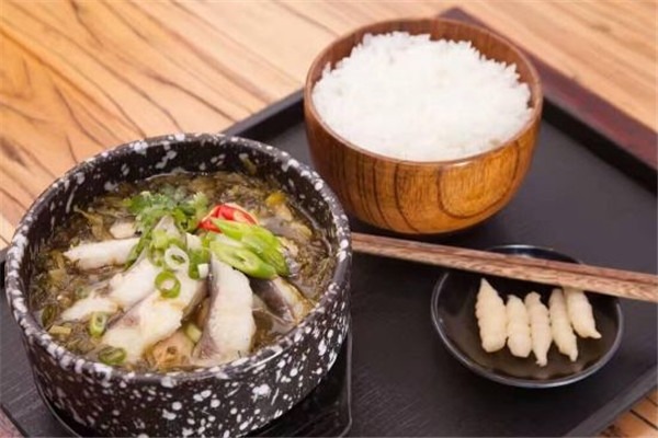 聚缘酸菜鱼加盟