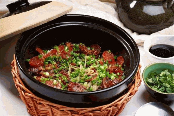 爱上煲仔饭加盟