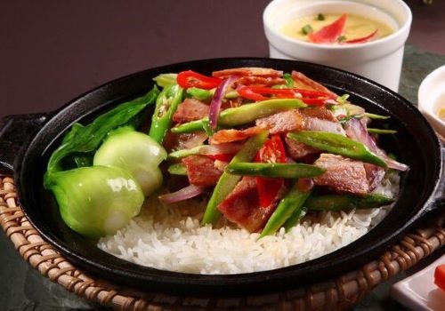 香美味煲仔饭加盟