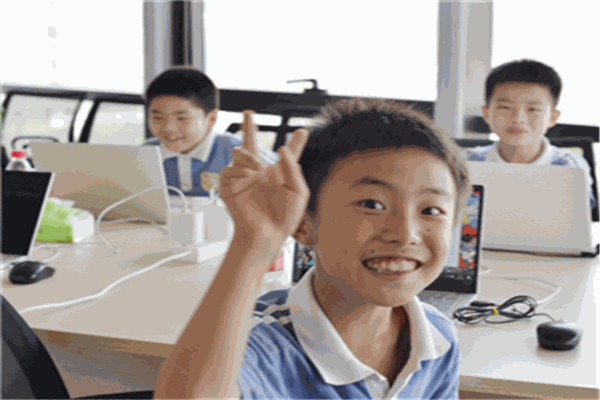 菁桥学院英语STEM编程加盟