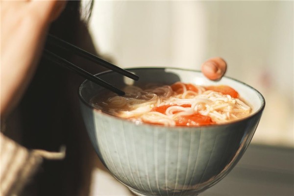 品苏味面馆
