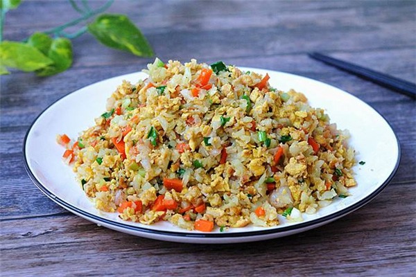 鲁淳淳炒饭吧加盟