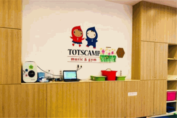 TOTSCAMP美式婴幼儿育乐中心加盟