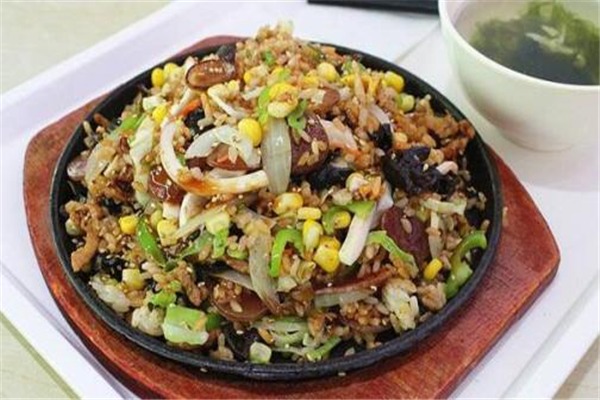 猪不戒花式铁板炒饭加盟