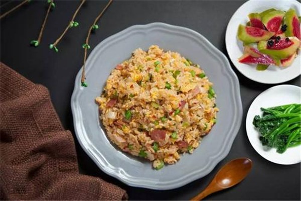 一碗炒饭加盟