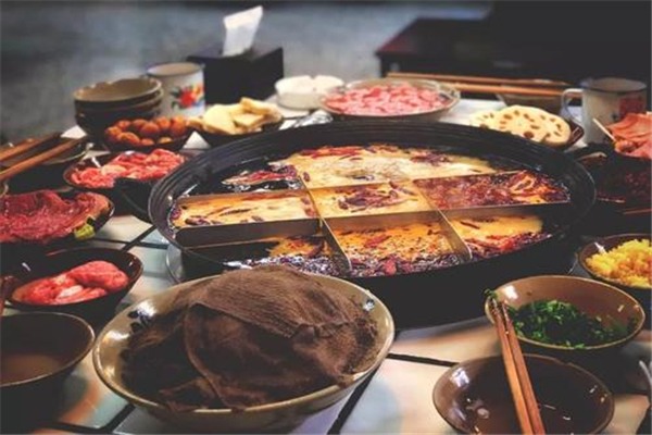 滚烫时光火锅加盟