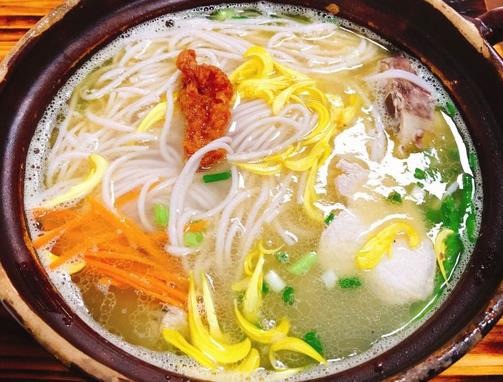 小桥特色砂锅米线