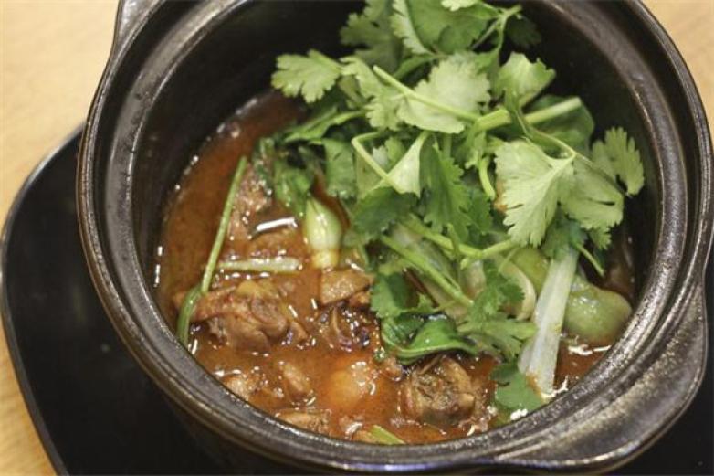 汪国福味道香鸡公煲