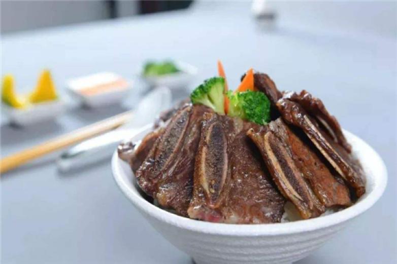 嘢兽酱烧烤肉饭