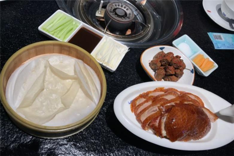 港十三玲珑烤鸭卷