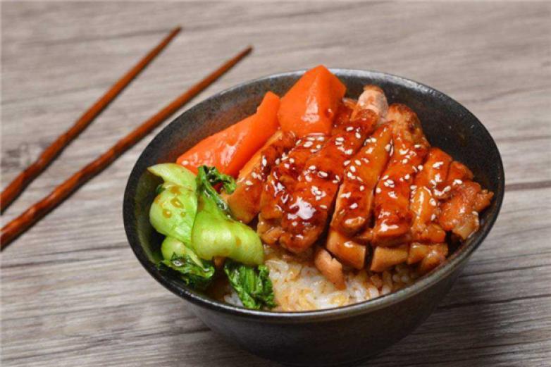 茜茜家の鸡排饭