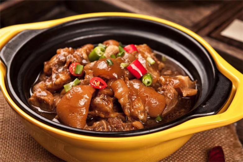 孔记黄焖鸡米饭