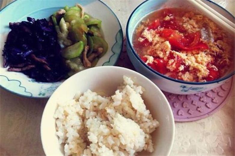 一个人吃饭