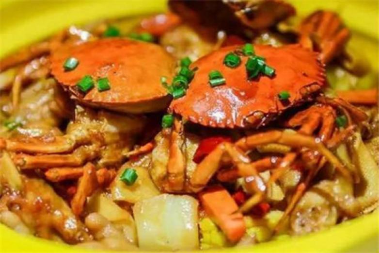 蒸上皇壹只蟹蟹煲饭