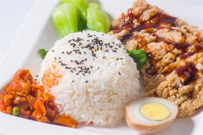 吃噻快餐