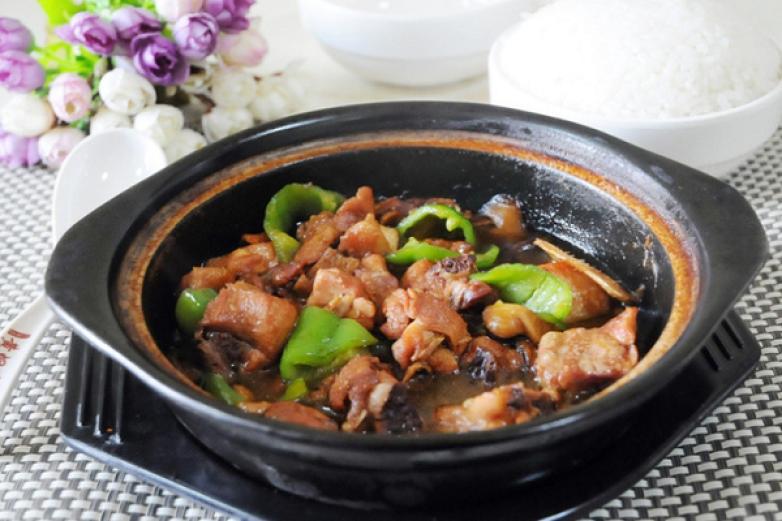 儒家阁黄焖鸡米饭