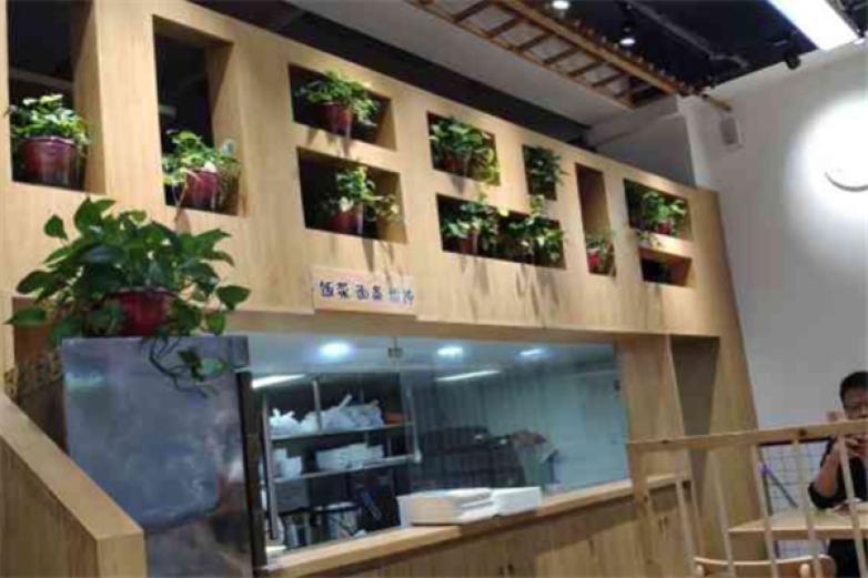 张胜和小笼包