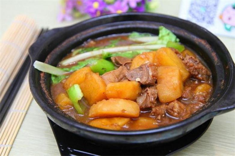 口福居黄焖鸡米饭
