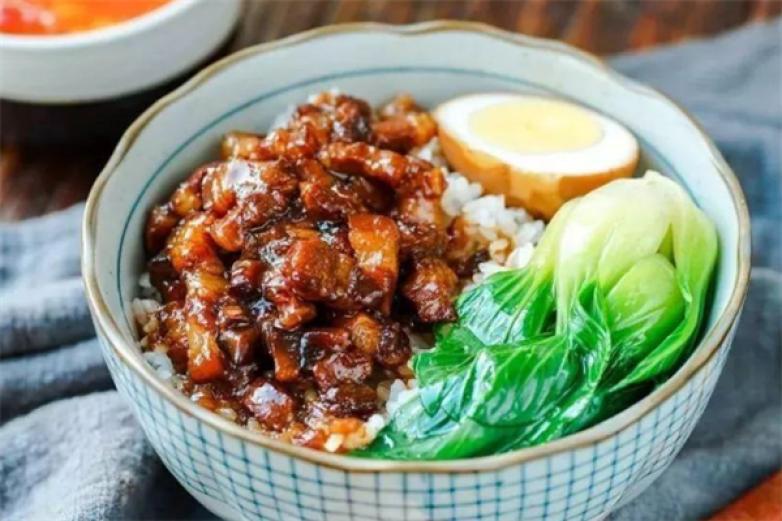 老伯卤肉饭