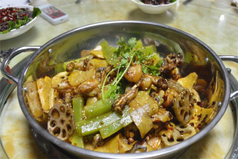 豆豆蛙干锅印象