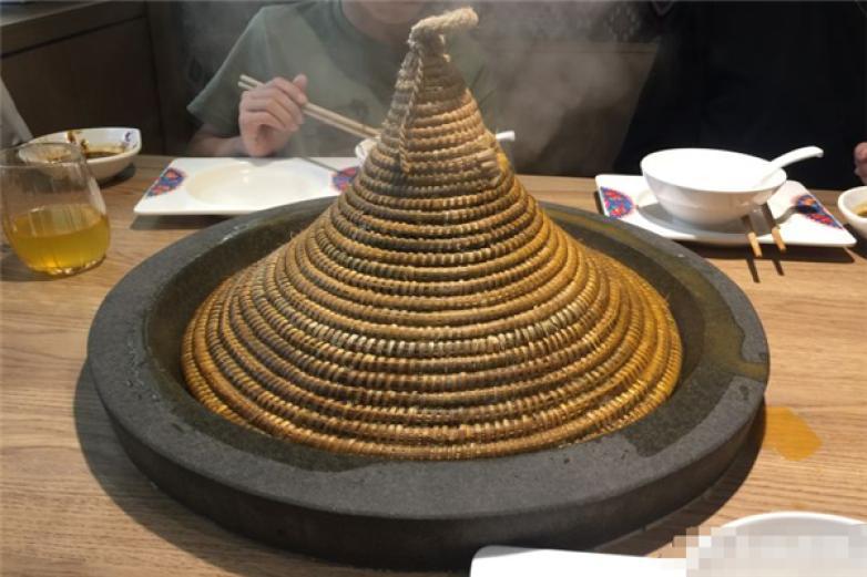 哈尼石锅鱼火锅