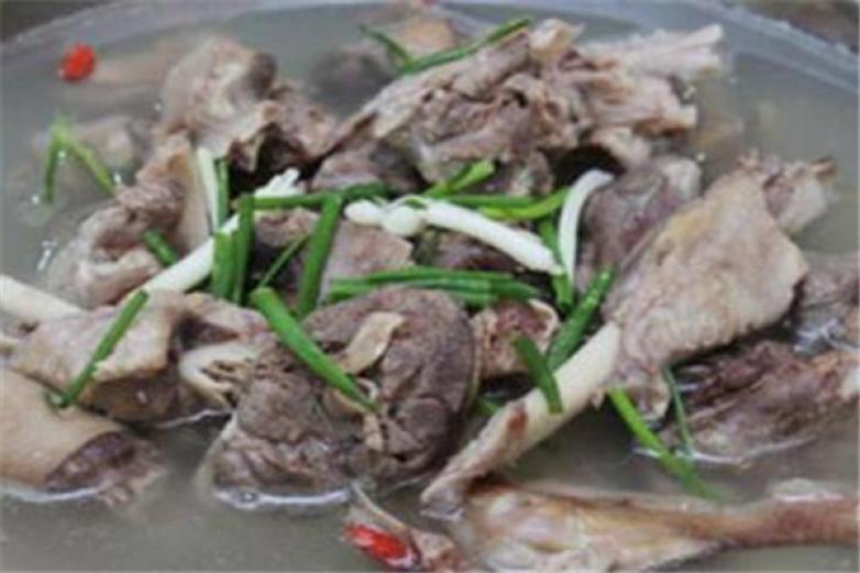 山庄小肥鹅