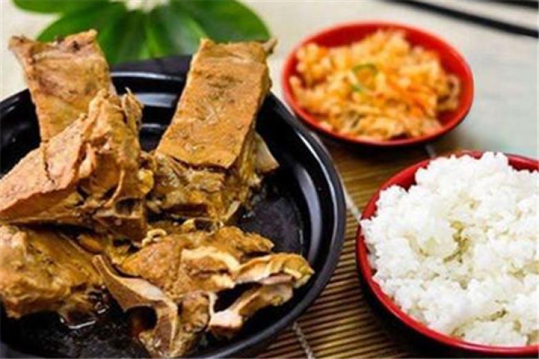 米哥村排骨米饭