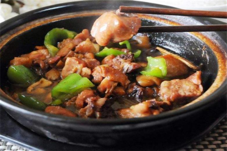 中腾黄焖鸡米饭