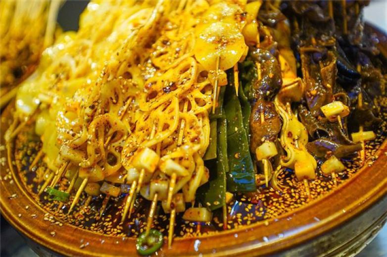 伏小宝钵钵鸡