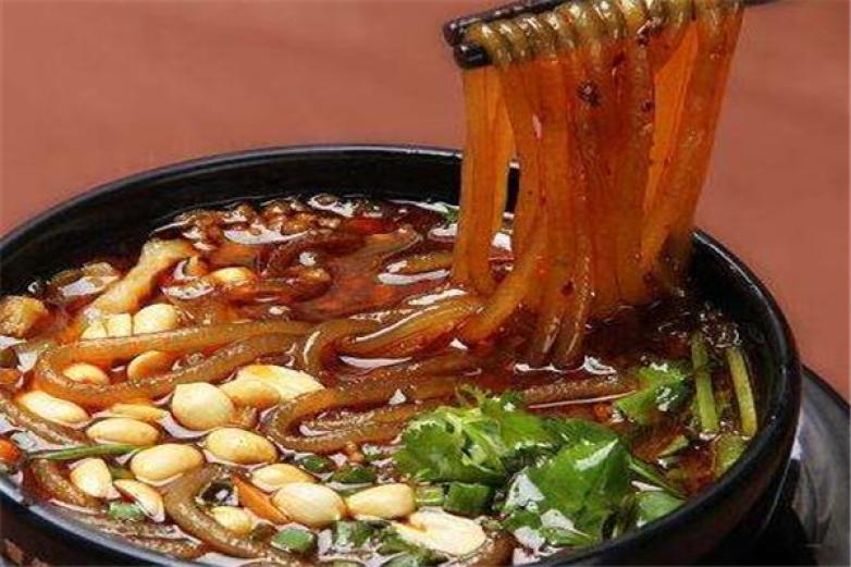 吉阿嬷酸辣粉小食堂