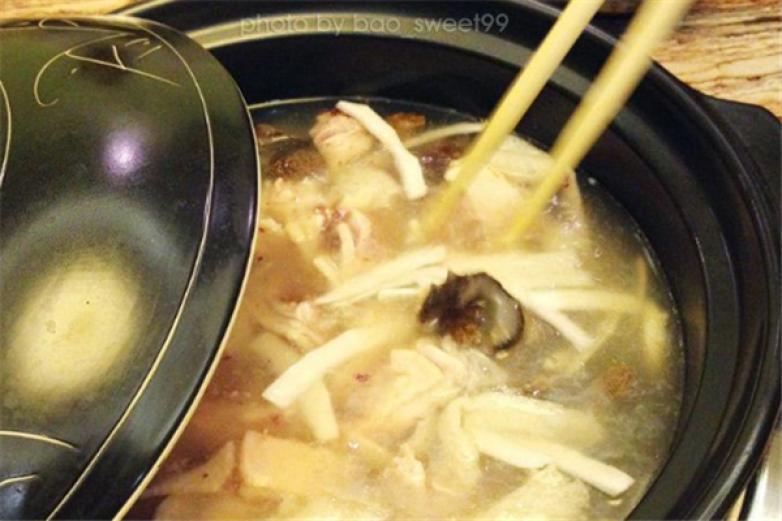 凤凰四季椰子鸡