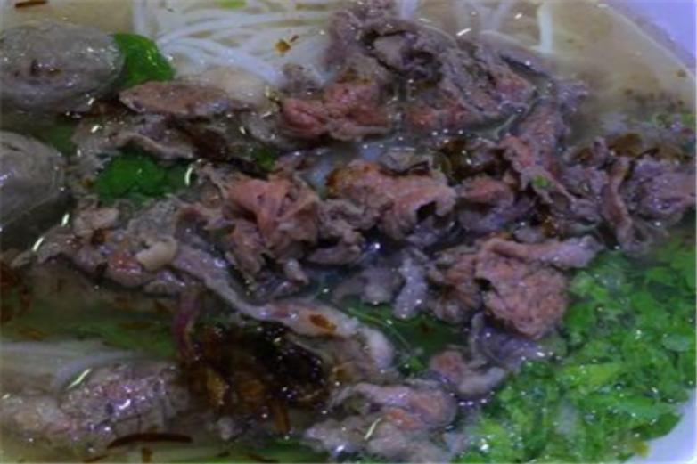 白塔牛肉粿条汤