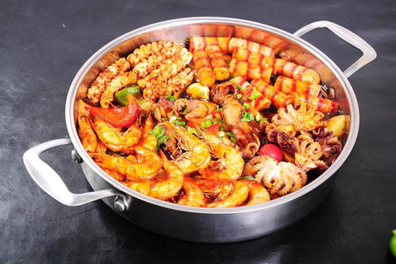 食锦轩酱汁焖锅