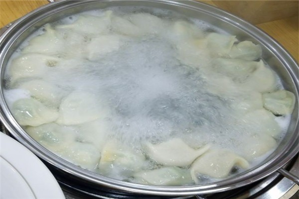 香滋淄自助水饺加盟