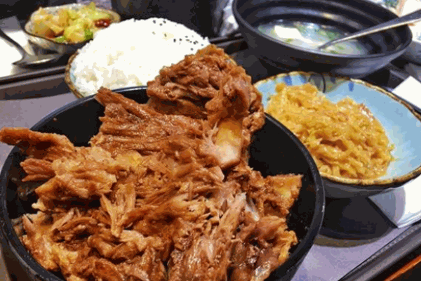 犟骨气排骨饭