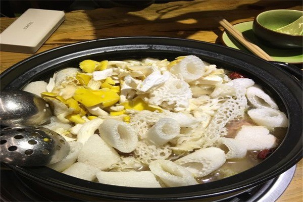 菌临天下特色餐饮加盟