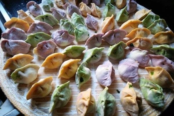 彩色饺子面食馆加盟