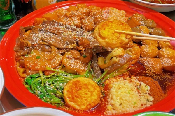 芳焰称盘干拌麻辣烫加盟