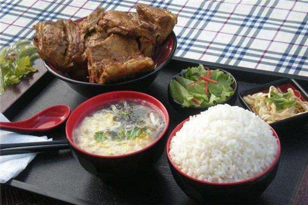 碗碗香排骨米饭加盟