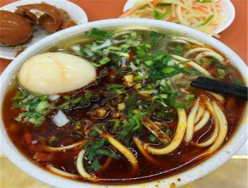伊鼎牛肉面