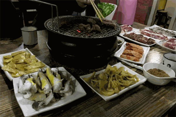 小泥炉烤肉加盟