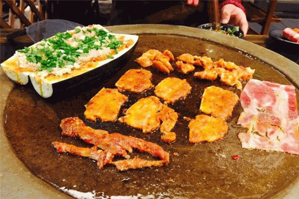 源汉石板烤肉加盟
