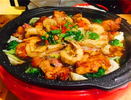 吉吉向上炭烤鸡肉堡加盟